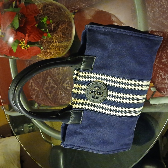 Tory Burch Ella Tote - Picture 3 of 13